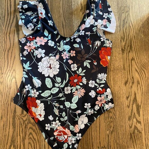 Floral Women’s Swimsuit Size 1X - Picture 1 of 3